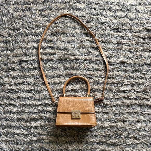 NWOT🤎Elegant Tan Versatile Handbag/Shoulder bag🤎 - Picture 2 of 11